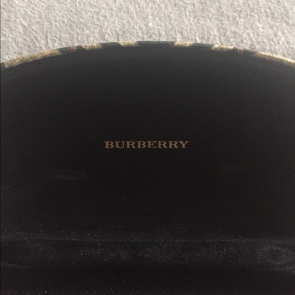 Burberry Sunglasses Case - Picture 3 of 7